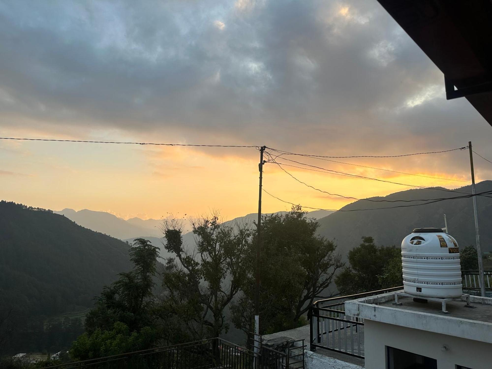 Deodar Village Homestay Devalsari Mussoorie Luaran gambar
